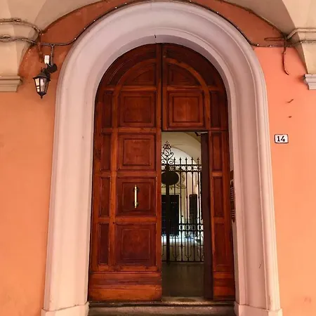 La Finestrella Sul Canale Di Via Piella * Bologna